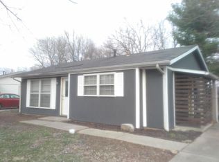 4002 Nottingham Dr, Decatur, IL 62526