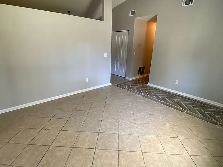 239 Pointe South Dr — Photo 17