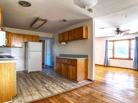 3rd image of 324 Chicago Ave