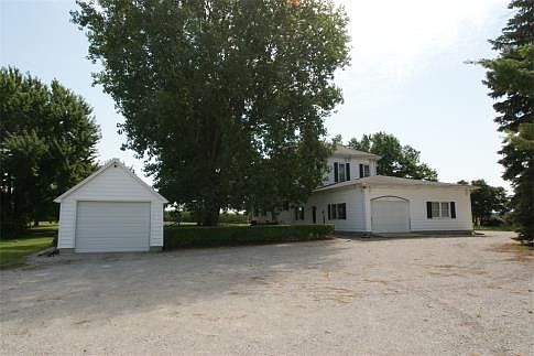 Detached Garage