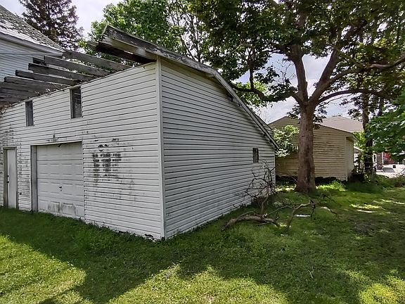 3rd image of 212 S McDonel St Unit 1
