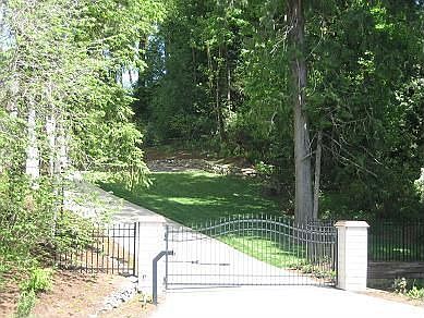 Gate