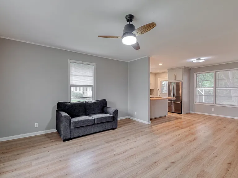 707 N Main St — Photo 16