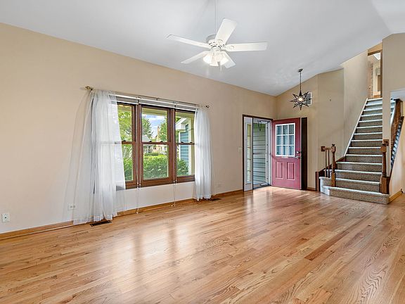 2nd image of 422 Old Country Way