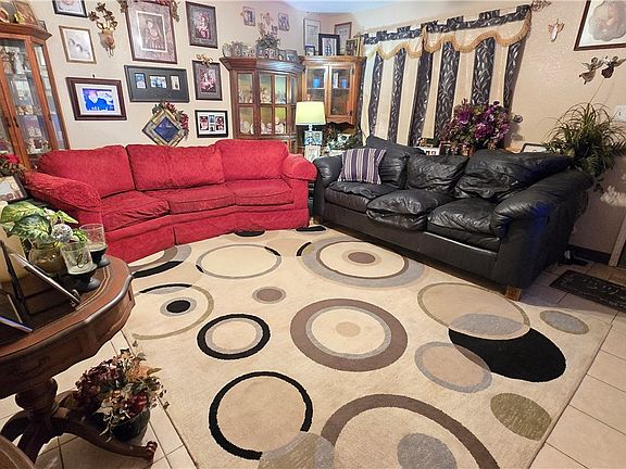 3rd image of 718 Morrison Pl