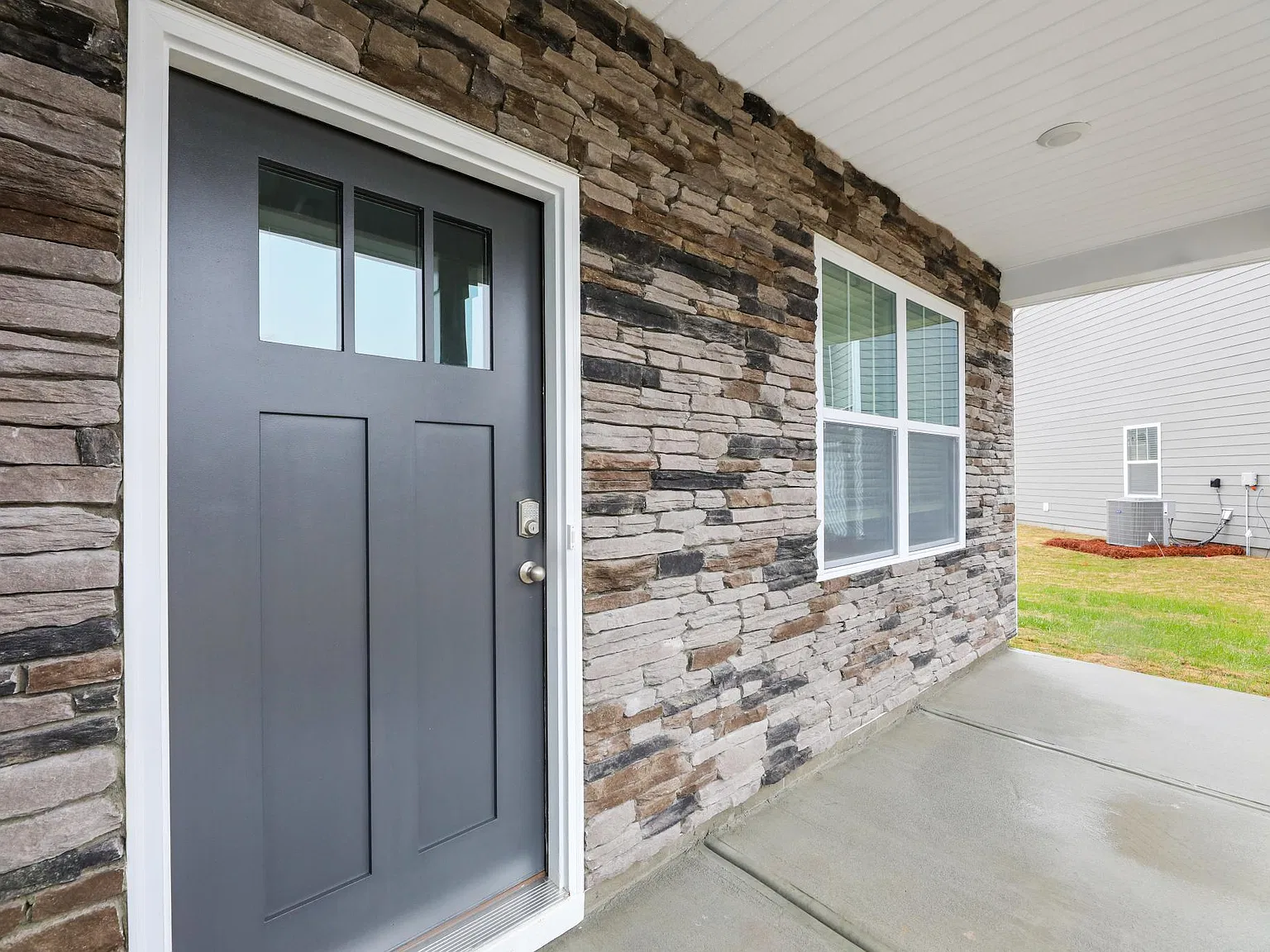 5 bed, 2511 sqft, $2,595 — Photo 3