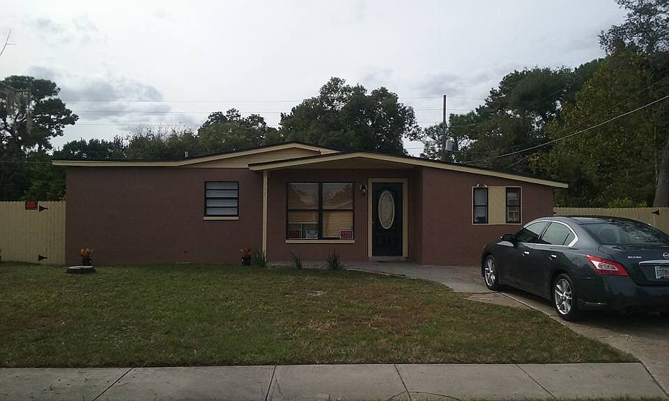 1st image of 327 Elm Dr