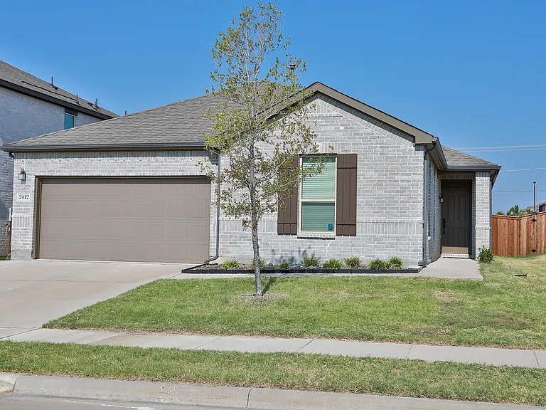 2412 Wheeler Ave — Photo 1