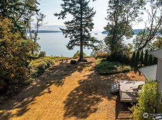 26 Sound Place, Hat Island, WA 98206