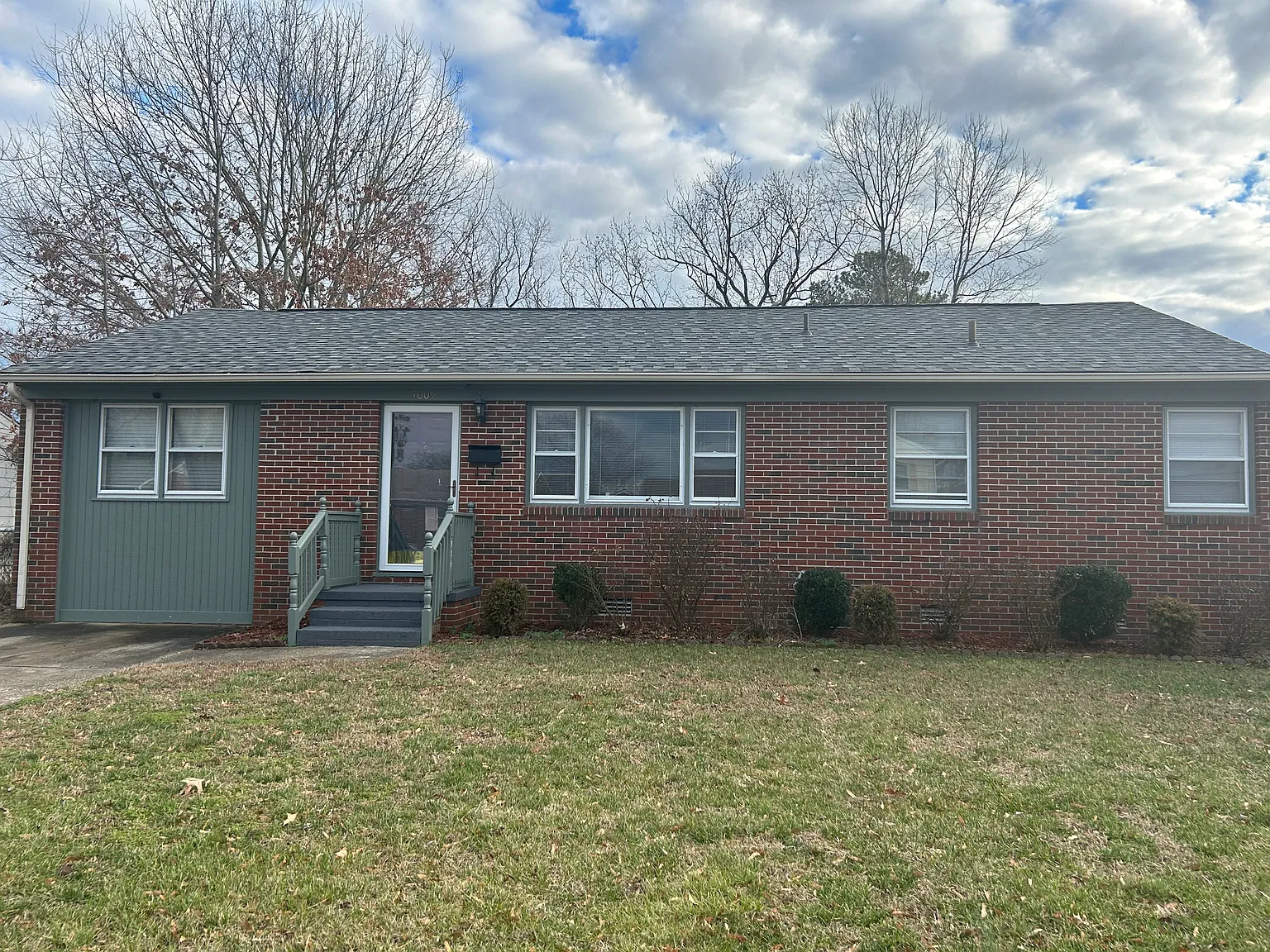 4 bed, 1450 sqft, $2,100 — Photo 1