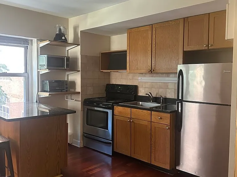 4970 N Marine Dr #528 — Photo 5