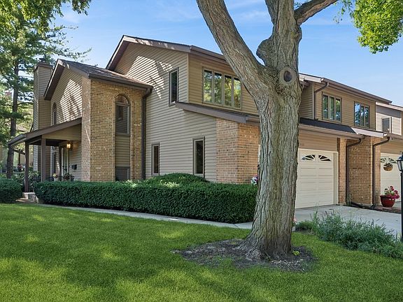 3rd image of 1432 Picadilly Cir