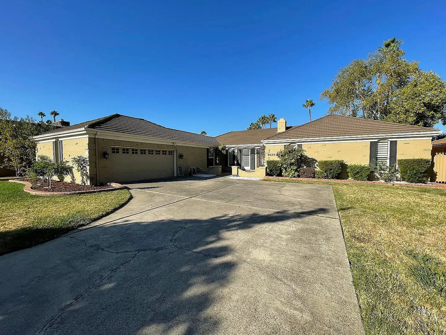 3 bed, 2.5 bath, 2237 sqft, $2,995 — Photo 3