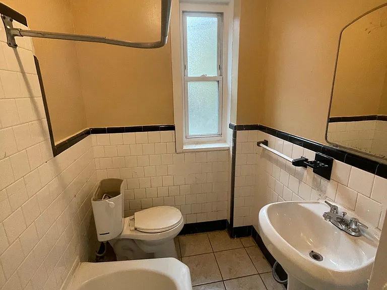 305 Parrott Ave #1C — Photo 10