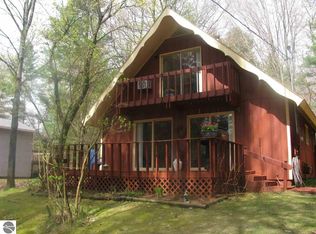 10924 Cedar Hedge Trl, Interlochen, MI 49643