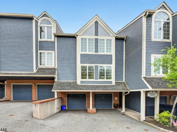 224 Cambridge Dr, Ramsey Boro, NJ 07446