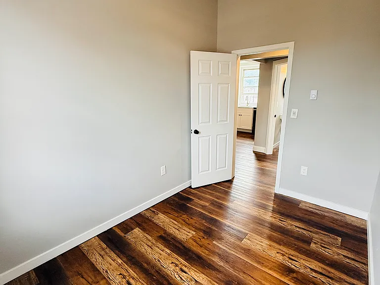 102 E Main St #4 — Photo 24
