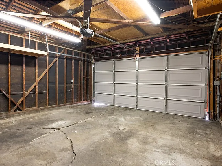 2526 Purdue Ave — Photo 31