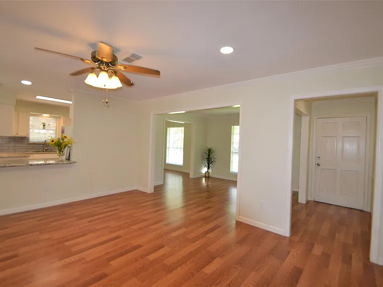 12711 Westleigh Dr — Photo 10