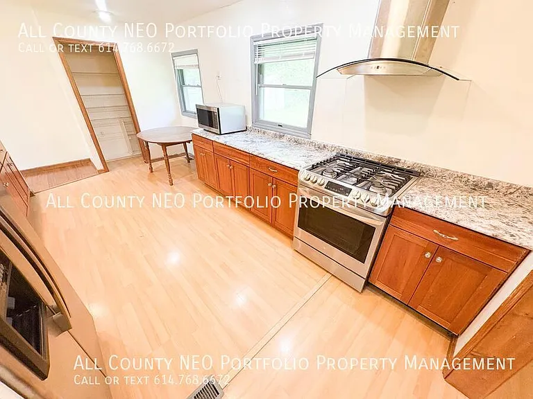 3050 Derby Rd — Photo 8