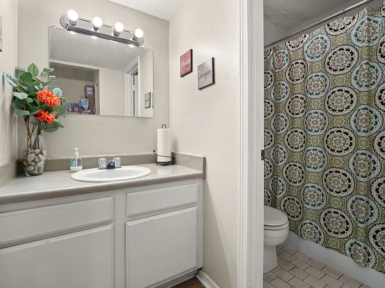 Holly Place — Photo 13