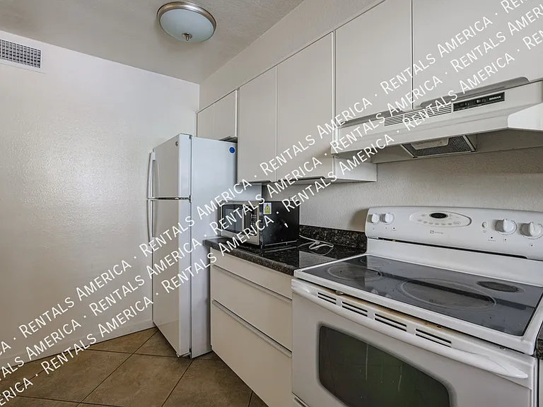1014 E Spence Ave #108 — Photo 7