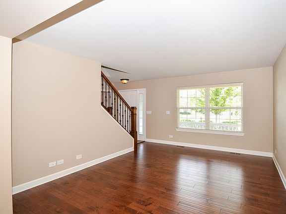 4th image of 9729 Dunhill Dr