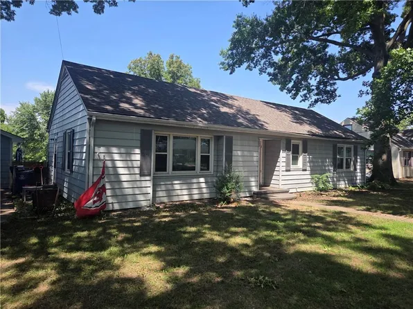 305 E Orchard St, Odessa, MO 64076