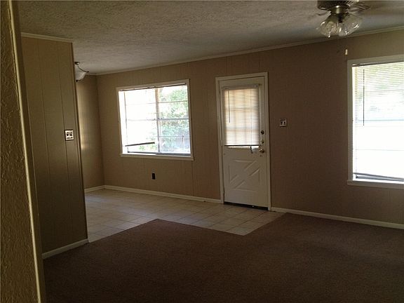 5th image of 1502 Medina Dr