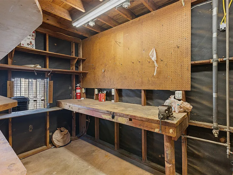 3808 Avenue O — Photo 38