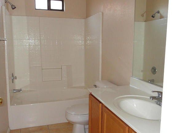 5th image of 6422 S 10th Dr
