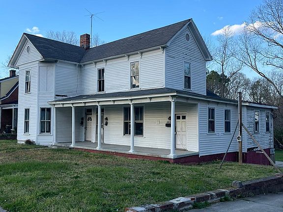5th image of 218 College St