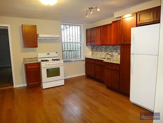 Rented by Brownstone Real Estate | media 9