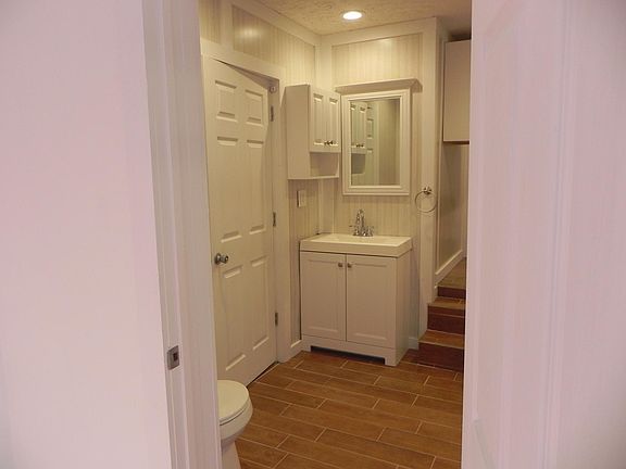 5th image of 808 E Water St APT A