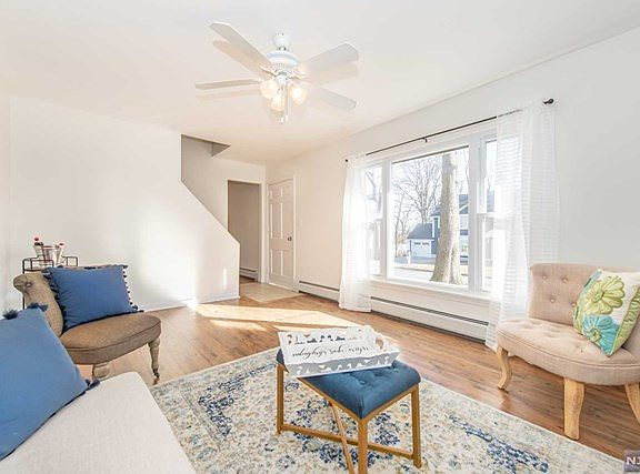 5th image of 121 Spruce St