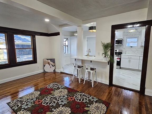 Dinning room with open layout