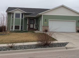 907 Gainsboro Dr, Rapid City, SD 57701