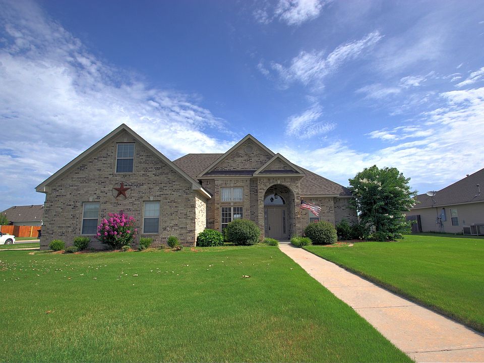 1st image of 14212 Chesterfield Cir