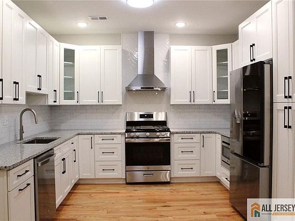 4th image of 120 Forest Dr #120
