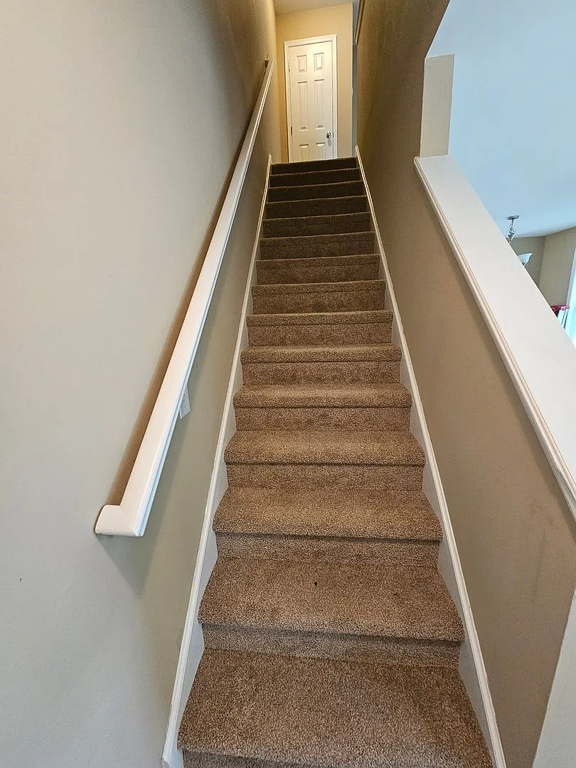 109 S Queen St — Photo 3