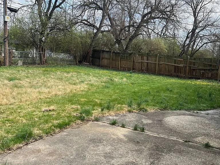 8826 Cabot Dr — Photo 15