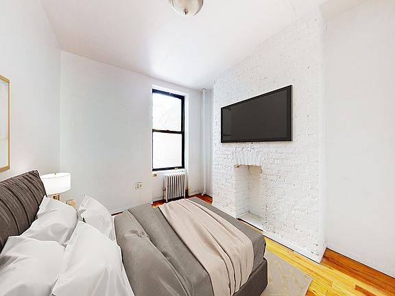 3rd image of 401 E 78th St APT 4B