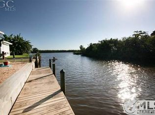 464 Washington Ct, Fort Myers Beach, FL 33931