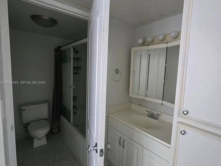 16909 N Bay Rd #1020 — Photo 17