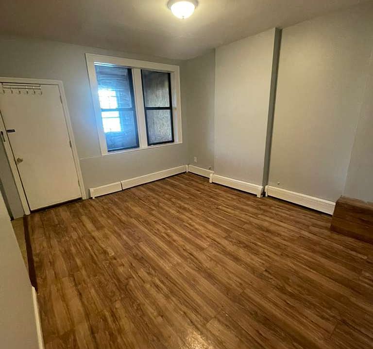 1st image of 115 Grafton Ave Floor 2