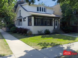 2201 W Estes Ave, Chicago, IL 60645