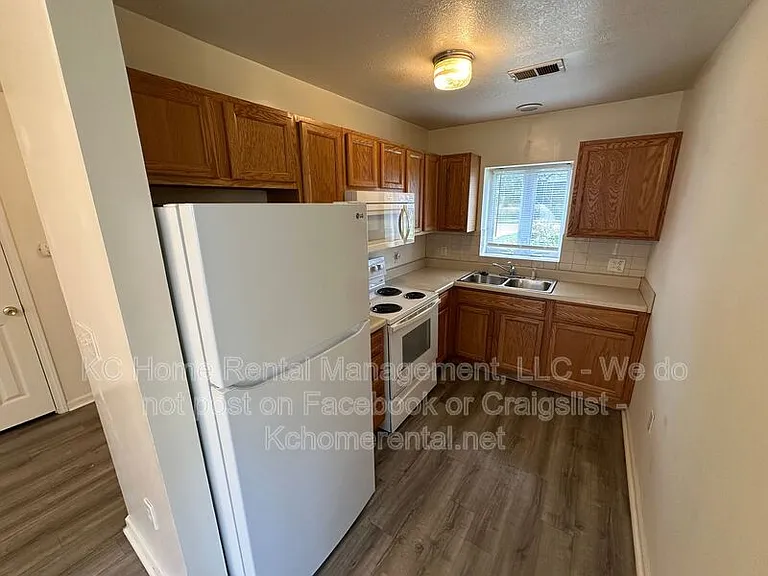 4319 Jackson Ave — Photo 7