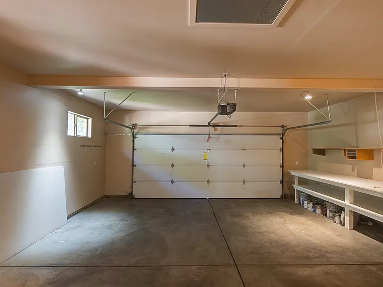 2759 NW Champion Cir — Photo 37