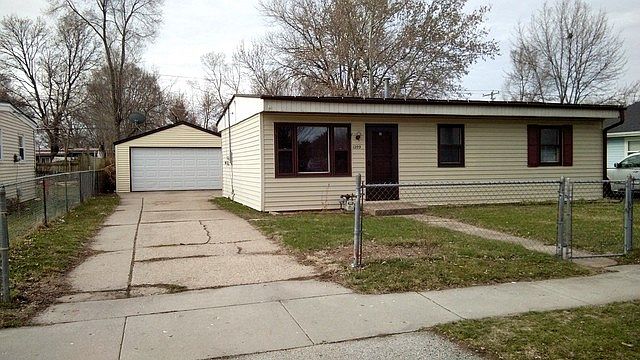 1st image of 1209 Evans Ave