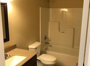1315 Stone Creek Dr, Quincy, IL 62305